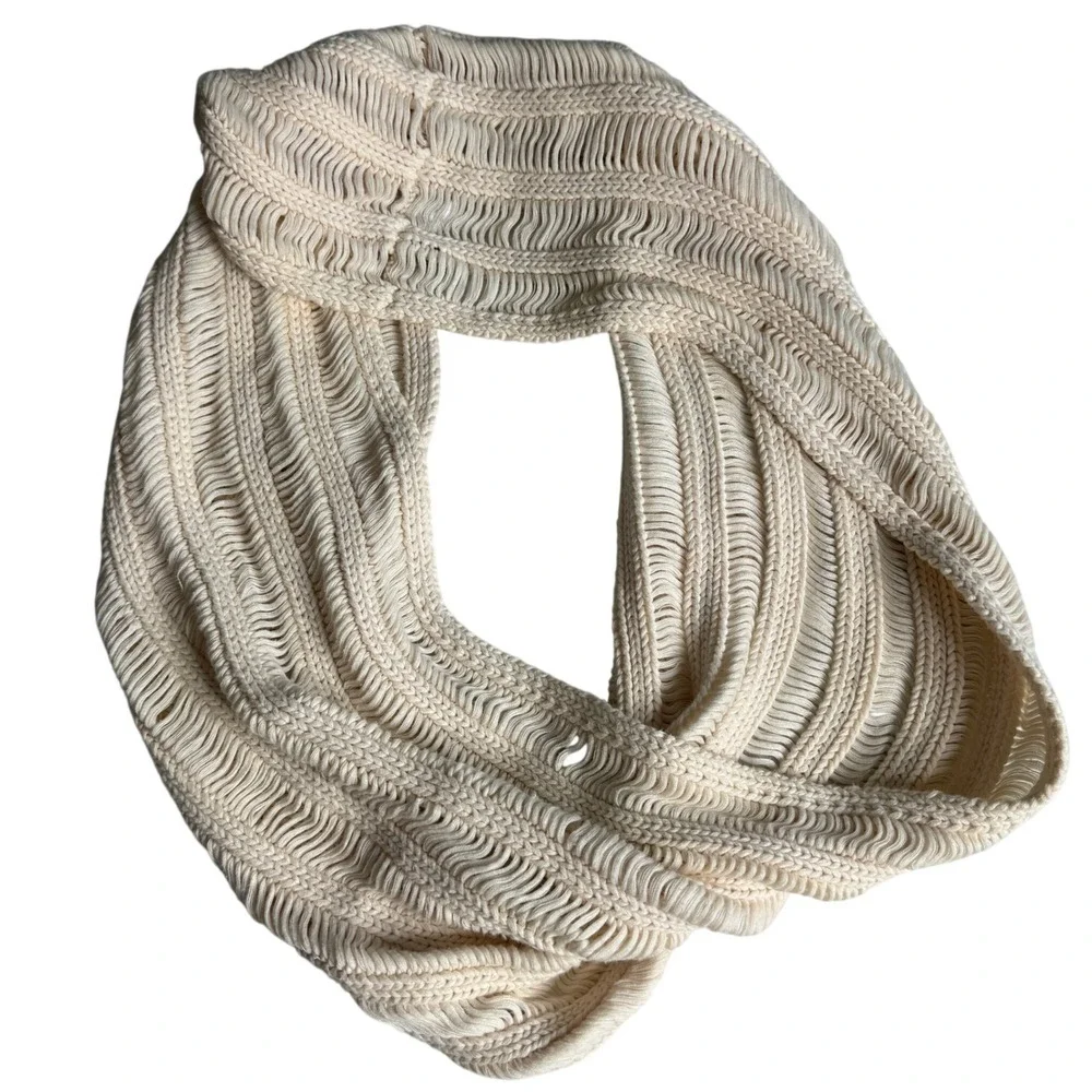 American Eagle Outfitters Y2K Cream‎ Open Ladder Knit Infinity Scarf Ribbed Loop